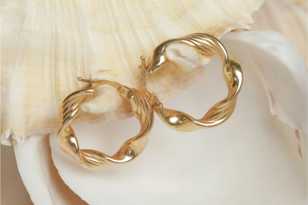 Gold Hoop Earrings: Classic Accessory Tips for Every Face Shape and Style gold hoop earrings